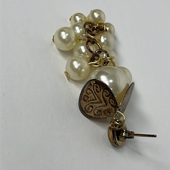 Vintage Faux Pearl Cluster Grape Dangle Earrings Gold Tone - Picture 6 of 7